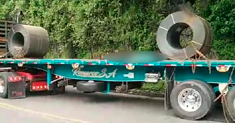 Polizón que viajaba en un planchón encontró la mue