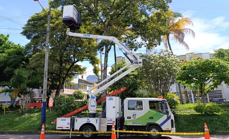 Alcaldía inició modernización del alumbrado públic